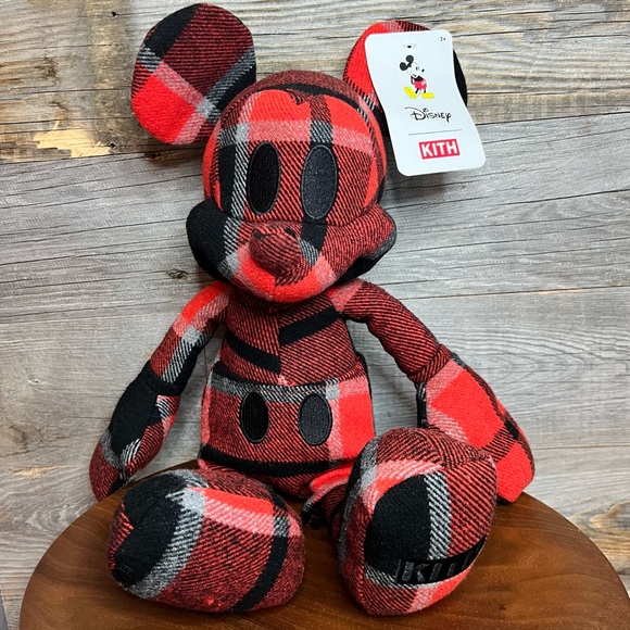 SALE TODAY!✨🆕NWT Rare KITH x Disney Large Mickey Plaid/Tartan Plush (New) - Picture 1 of 7